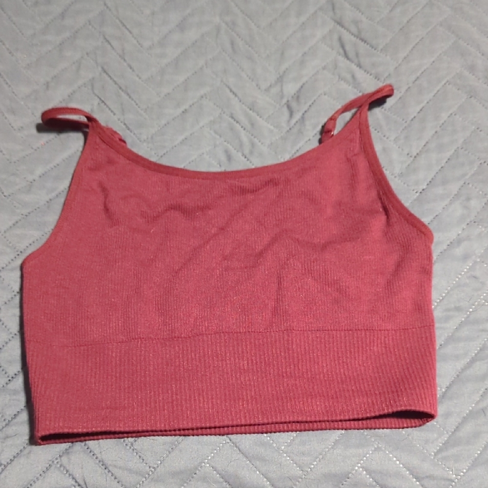 Old Navy Stylish Ribbed Crop Top in Red Medium